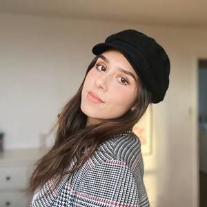 Meet your Posher, Karla